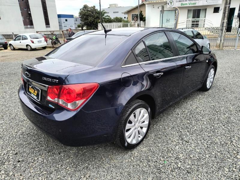 Chevrolet CRUZE LTZ 1.8 16V FlexPower 4p Aut. - foto 4
