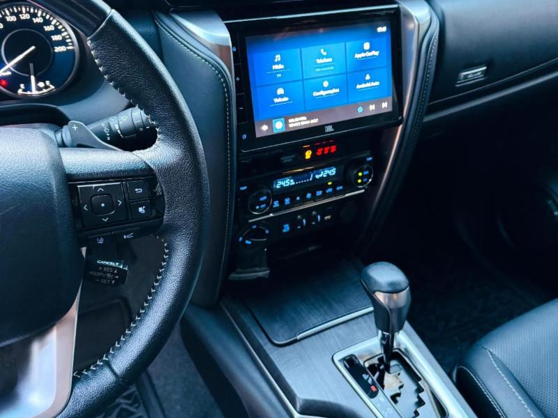 Toyota Hilux SW4 SRX 4x4 2.8 TDI 16V Dies. Aut. - foto 7