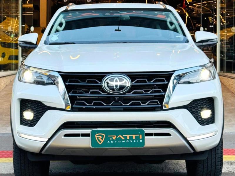 Toyota Hilux SW4 SRX 4x4 2.8 TDI 16V Dies. Aut. - foto 10