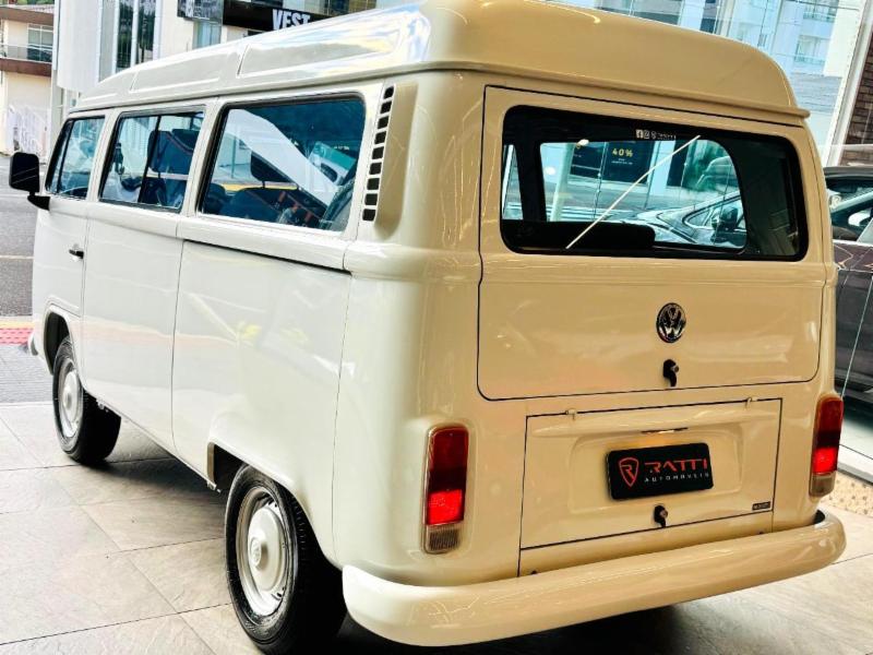 Volkswagen Kombi Lotação 1.6 MPi - foto 2