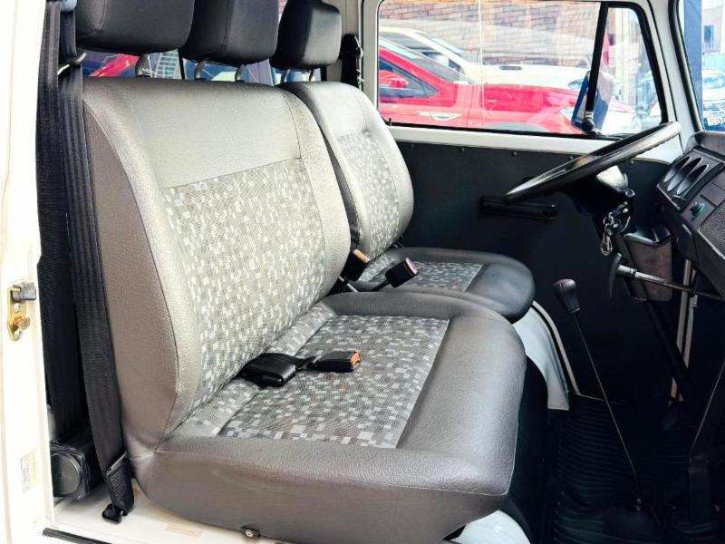 Volkswagen Kombi Lotação 1.6 MPi - foto 16