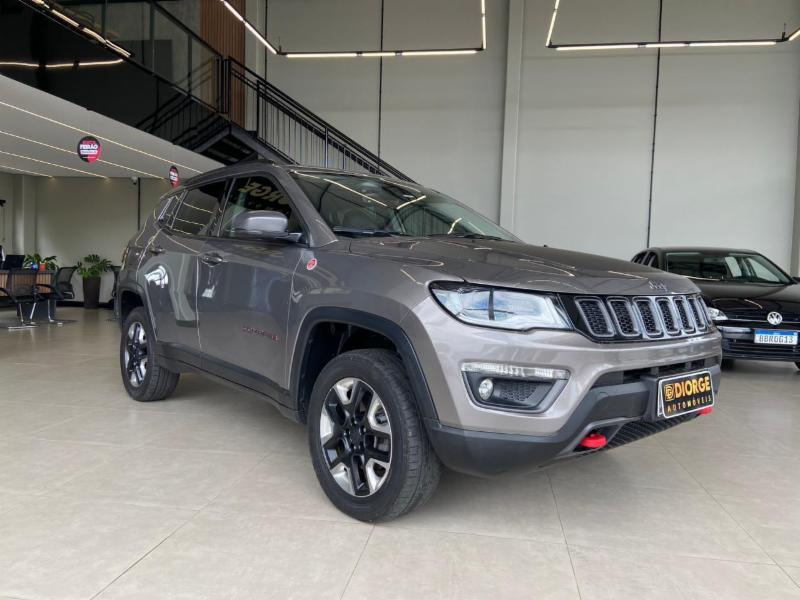 Jeep COMPASS TRAILHAWK 2.0 4x4 Dies. 16V Aut. - foto 3
