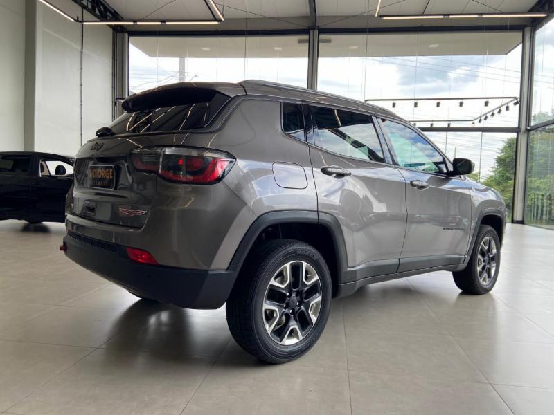 Jeep COMPASS TRAILHAWK 2.0 4x4 Dies. 16V Aut. - foto 4