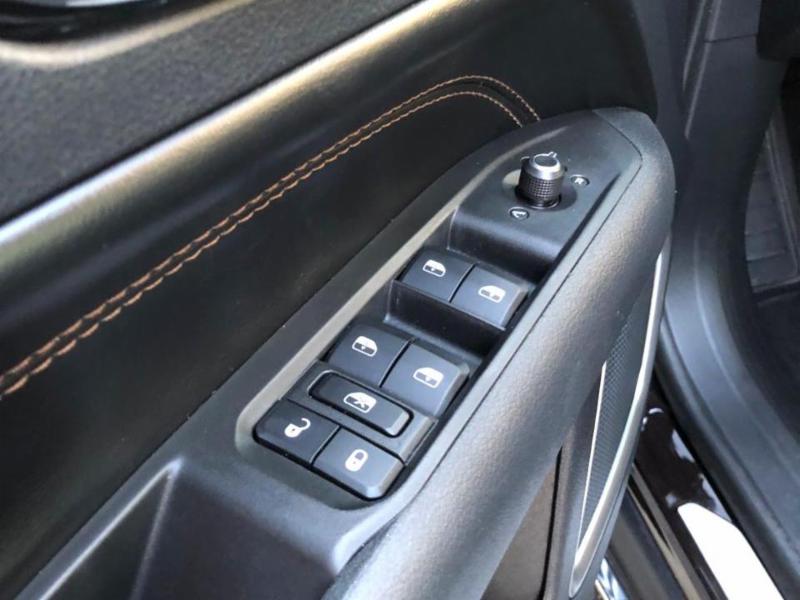 Jeep Commander Limited TD380 2.0 4x4 Die.Aut. - foto 18