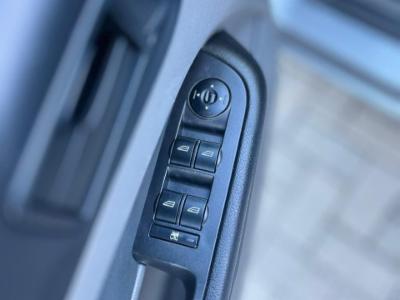 Focus sedan - thumb 8