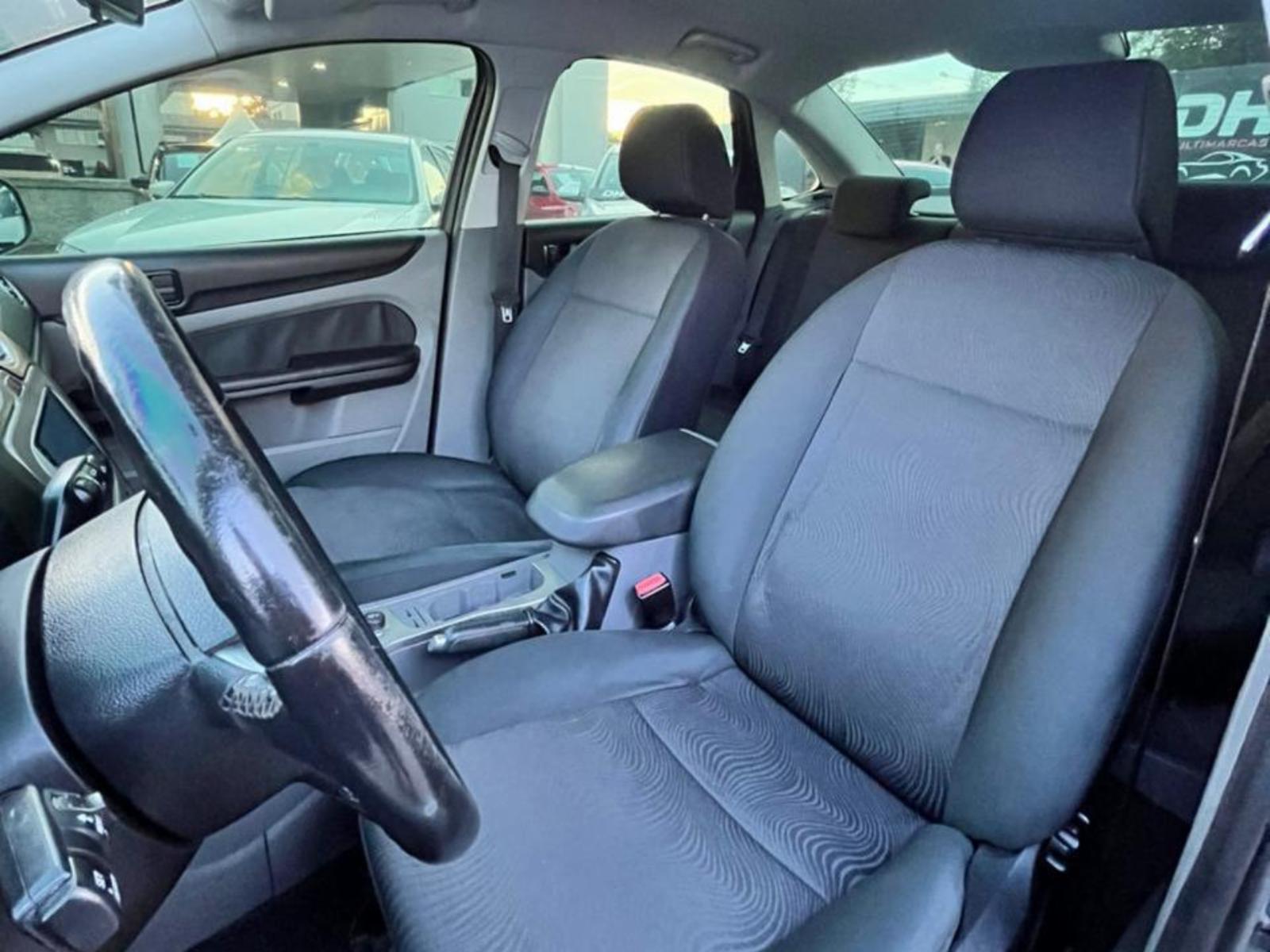 Focus sedan - foto 10