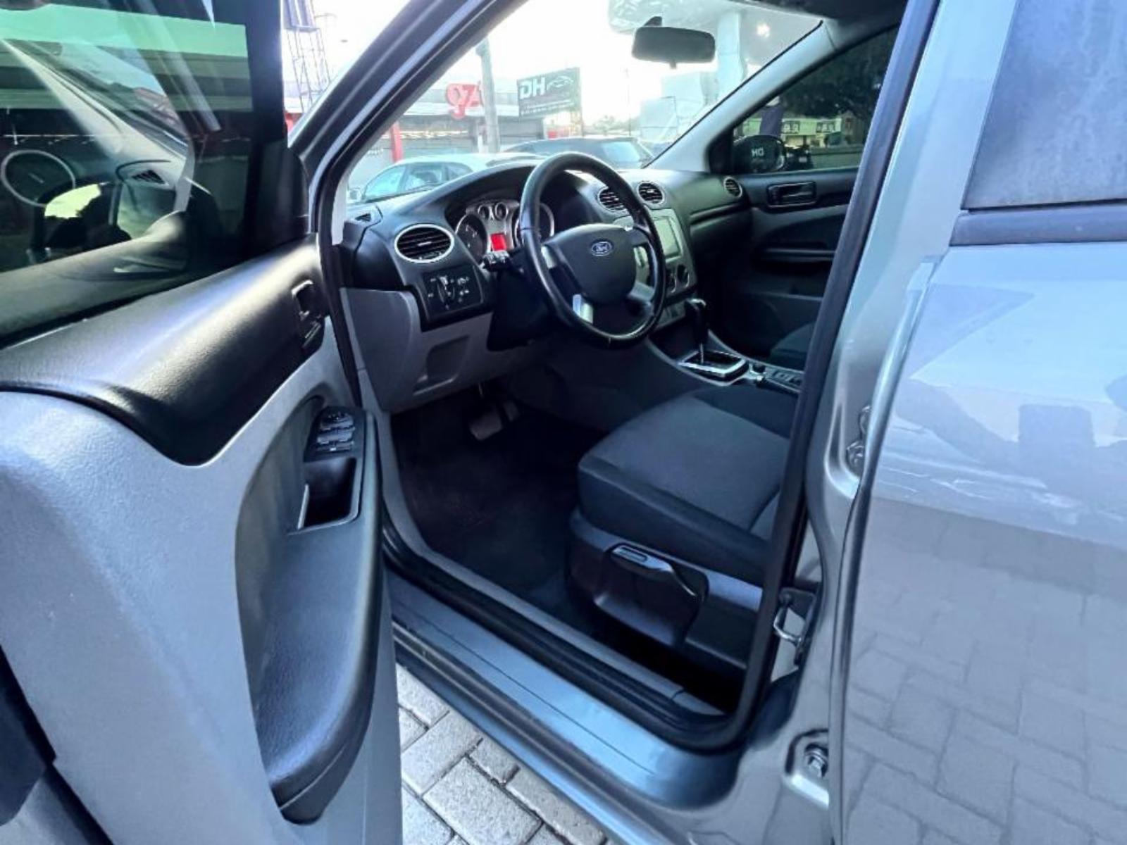 Focus sedan - foto 13