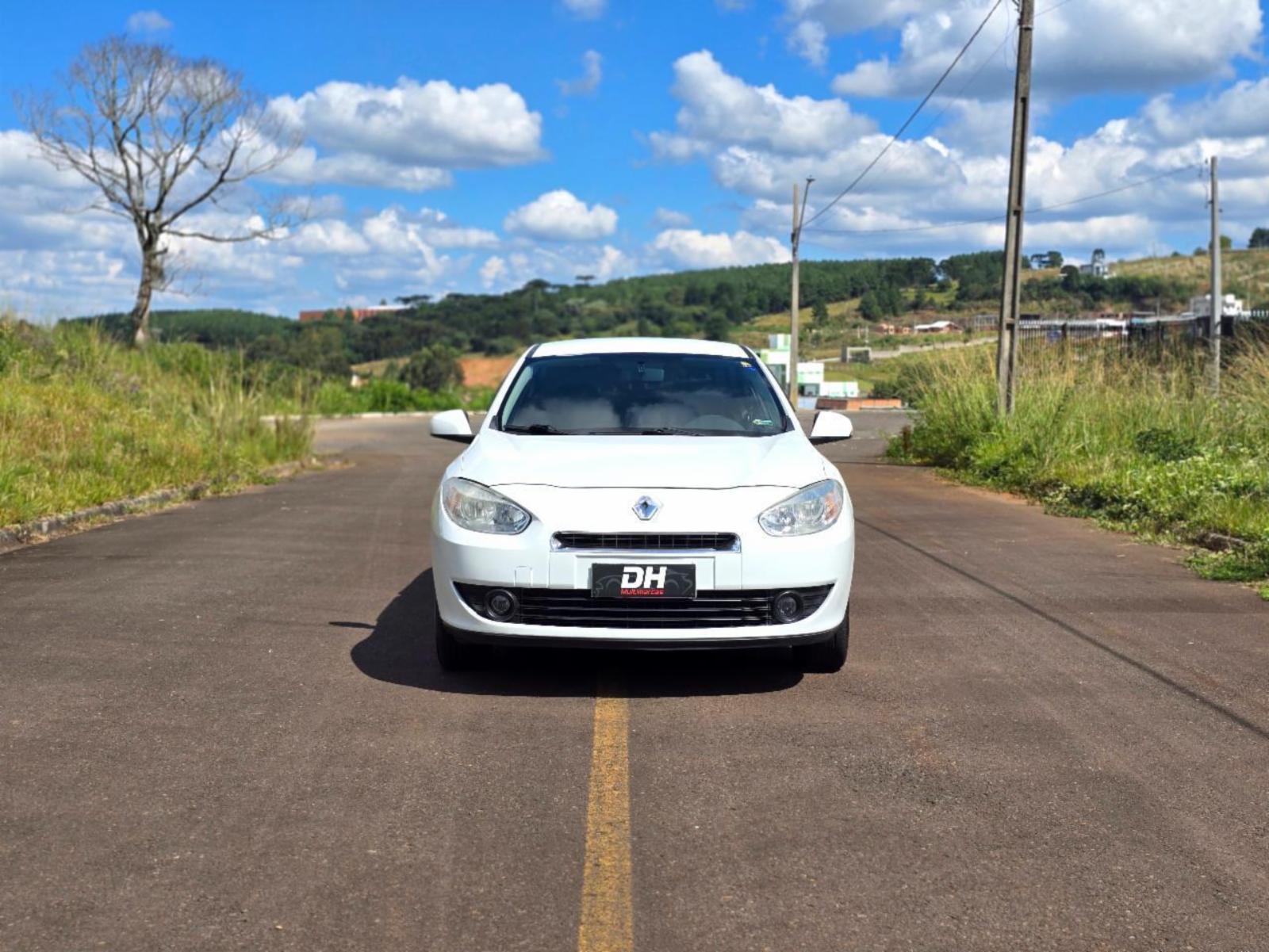 Fluence sedan