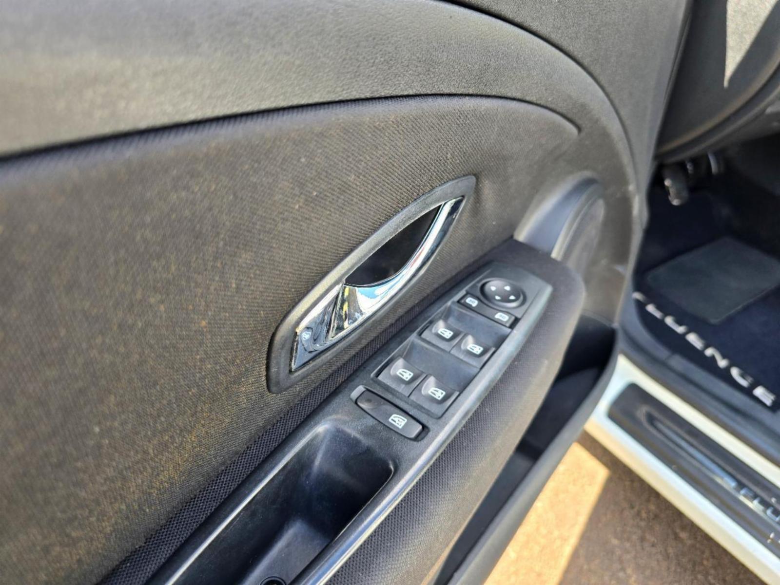 Fluence sedan - foto 7