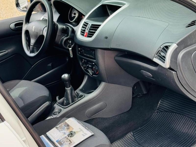 Peugeot 207 Active 1.4 Flex 8V 5p - foto 13