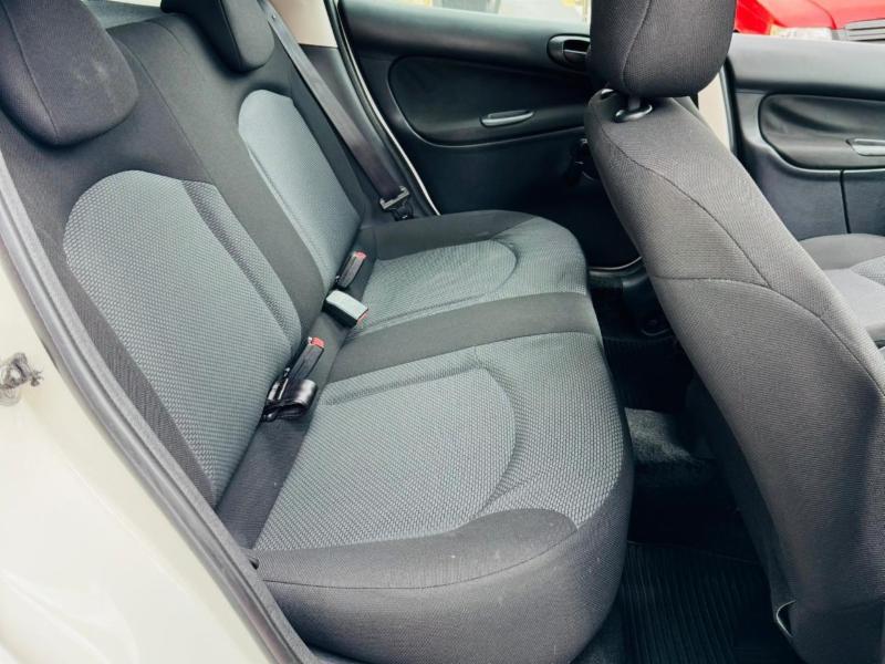 Peugeot 207 Active 1.4 Flex 8V 5p - foto 8