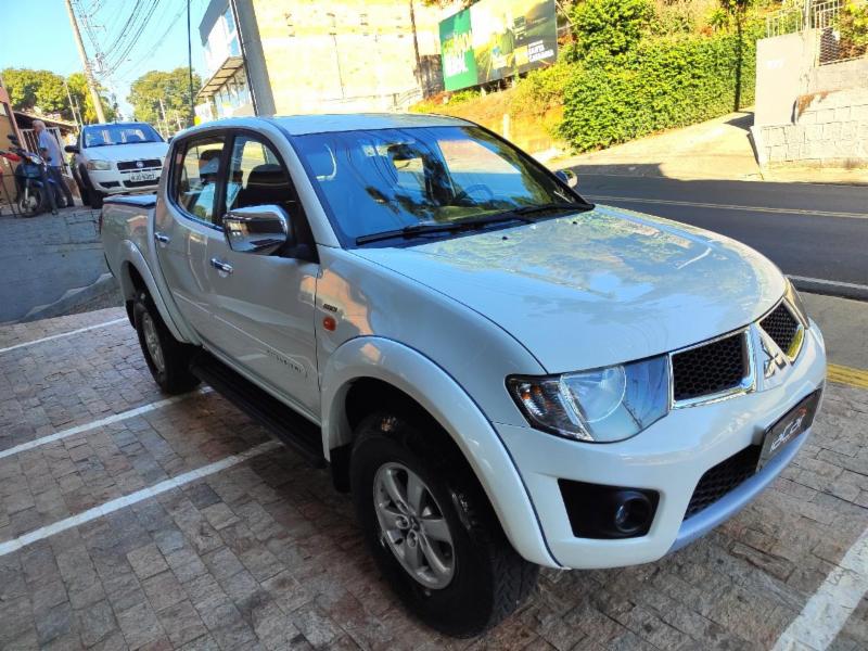 Mitsubishi L200 Triton HPE 3.5 CD V6 24V Flex Aut. - foto 2