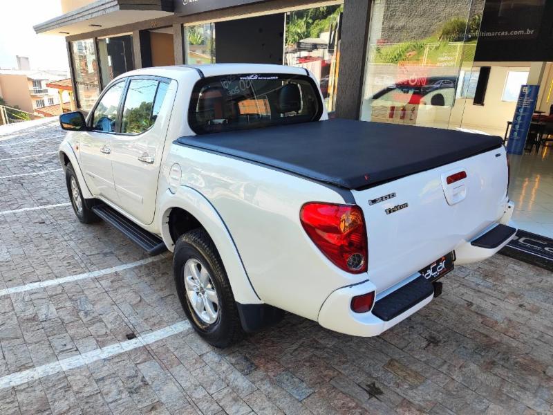 Mitsubishi L200 Triton HPE 3.5 CD V6 24V Flex Aut. - foto 4
