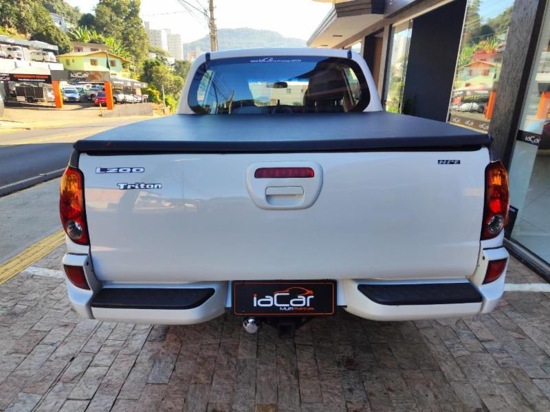 Mitsubishi L200 Triton HPE 3.5 CD V6 24V Flex Aut. - foto 6