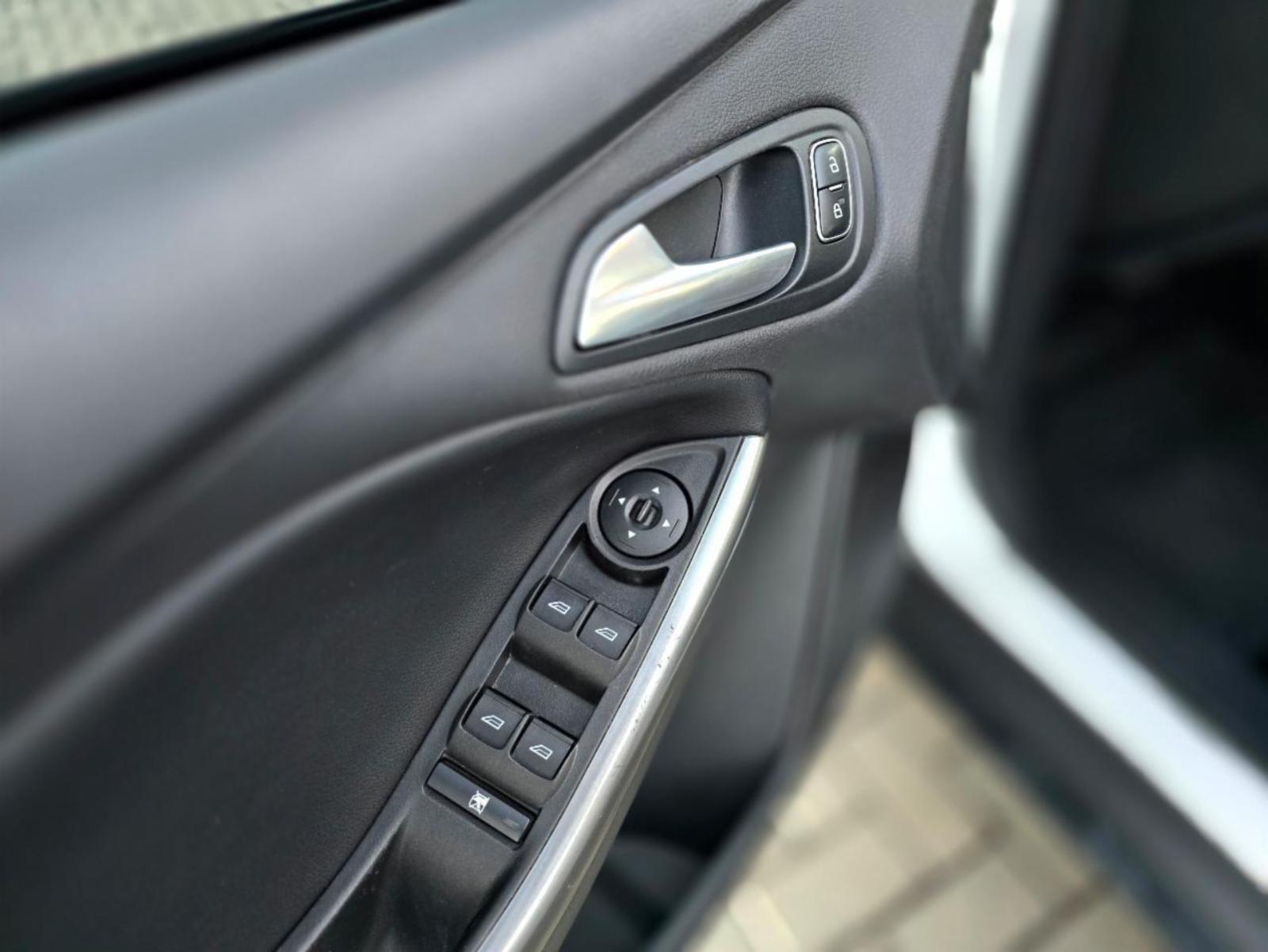 Focus fastback - foto 12