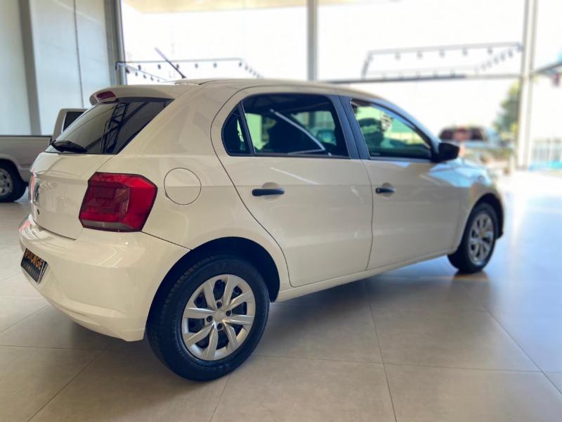 Volkswagen Gol 1.0 Flex 12V 5p - foto 4