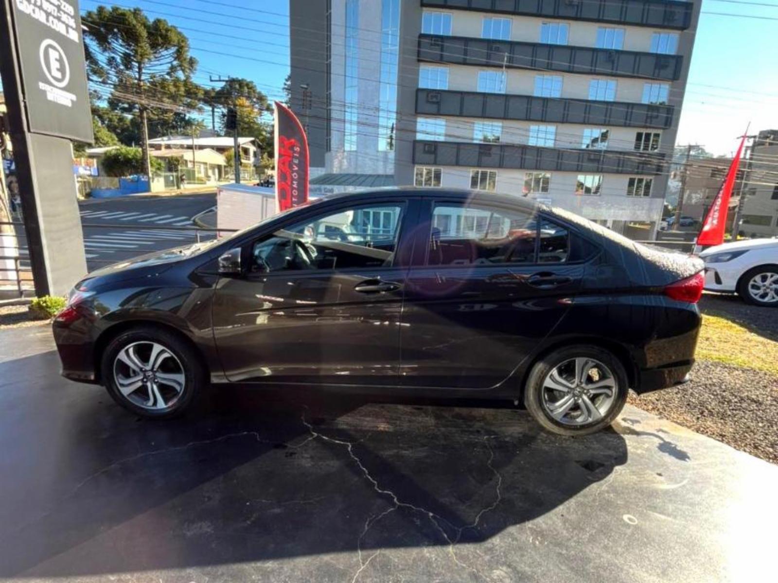 City sedan - foto 16