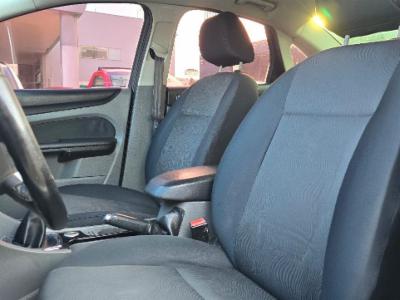 Focus sedan - thumb 11