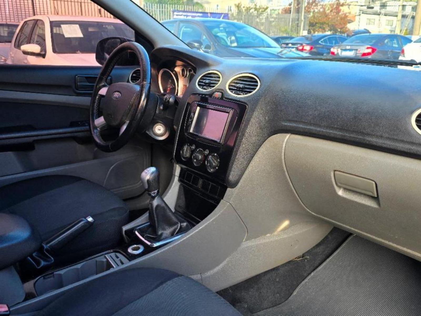 Focus sedan - foto 12