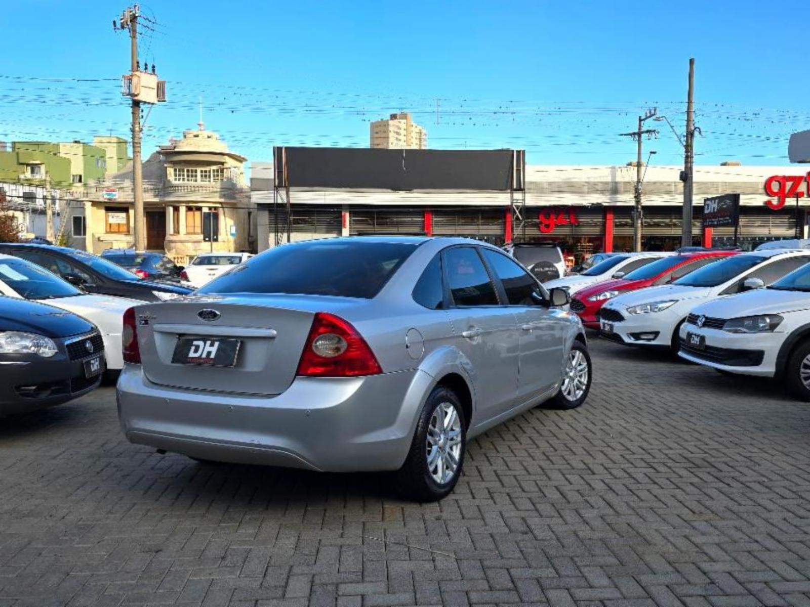 Focus sedan - foto 4