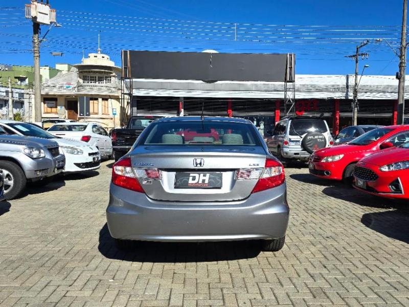 Honda Civic Sedan LXS 1.8/1.8 Flex 16V Aut. 4p - foto 2