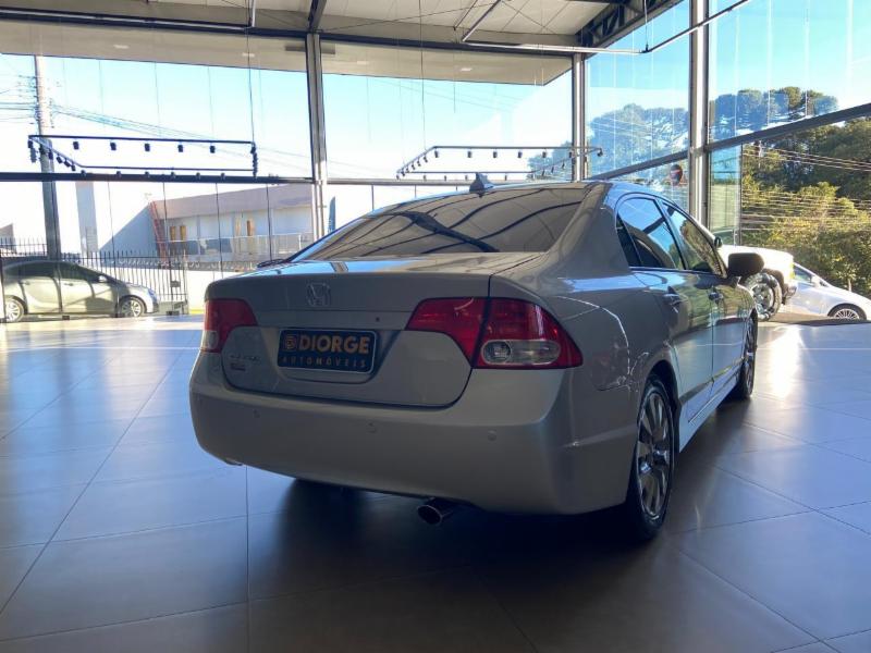 Honda Civic Sedan LXS 1.8/1.8 Flex 16V Aut. 4p - foto 4